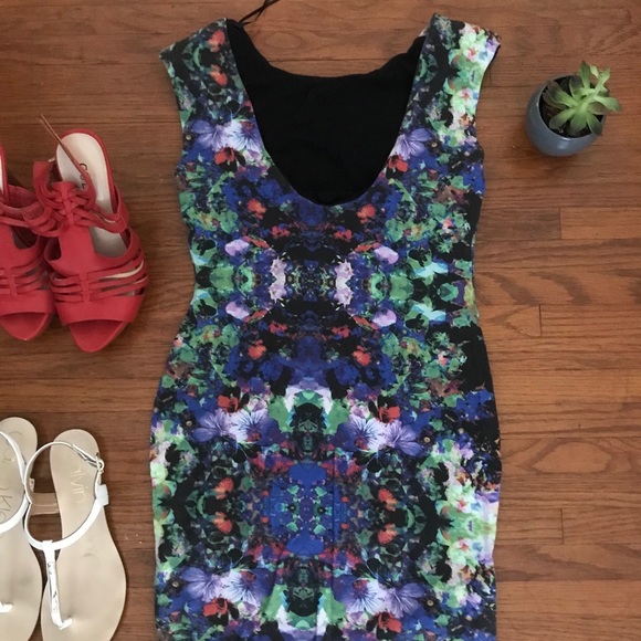 Bodycon Sleeveless Kaleidoscope Dress - Picture 3 of 4